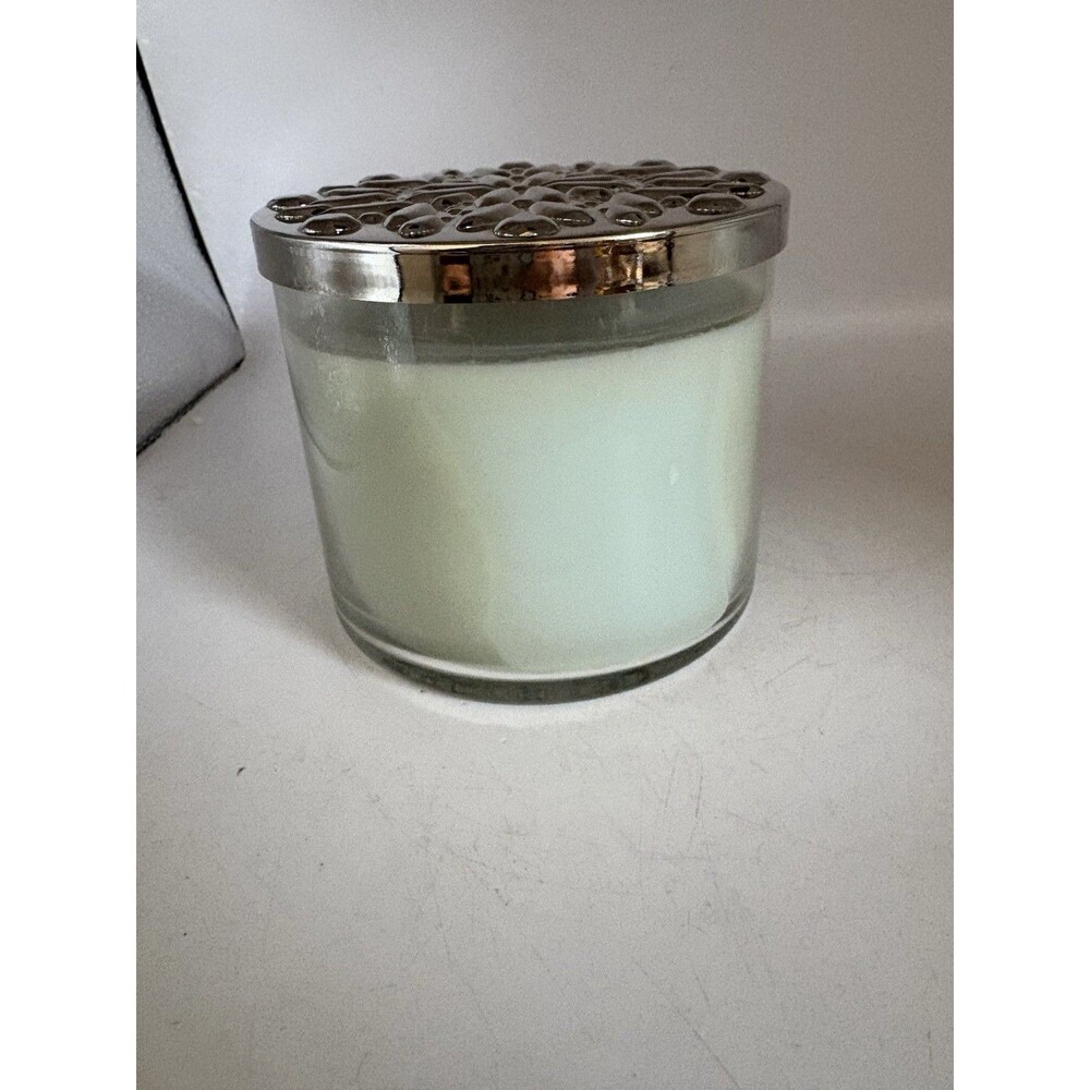 Bath & Body Works  White Barn Vanilla Birch Candle 3 Wick 14.5 Oz - Picture 2 of 5